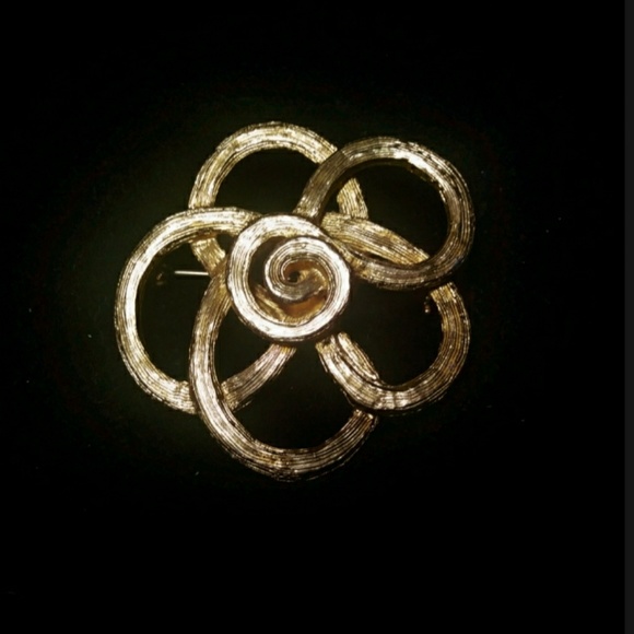 unknown Jewelry - Nwot Statement Gold Flower Daisy Pin / Brooch